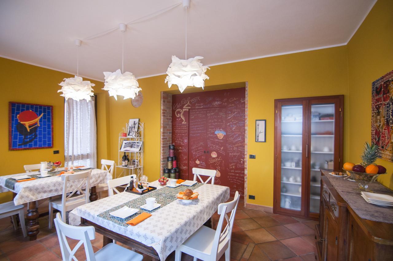 Casa Asso Di Coppe B&B Альба Экстерьер фото