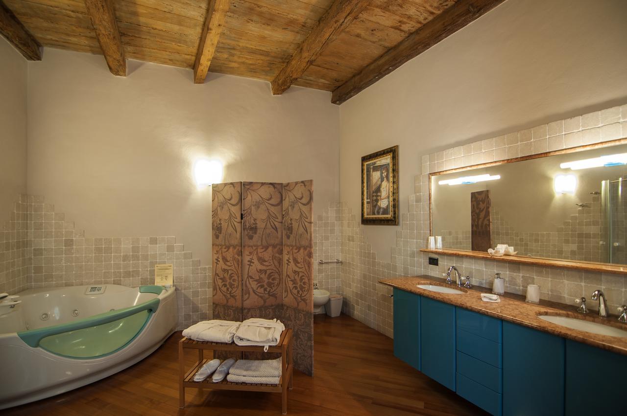 Casa Asso Di Coppe B&B Альба Экстерьер фото