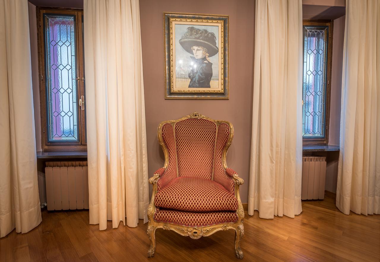 Casa Asso Di Coppe B&B Альба Экстерьер фото