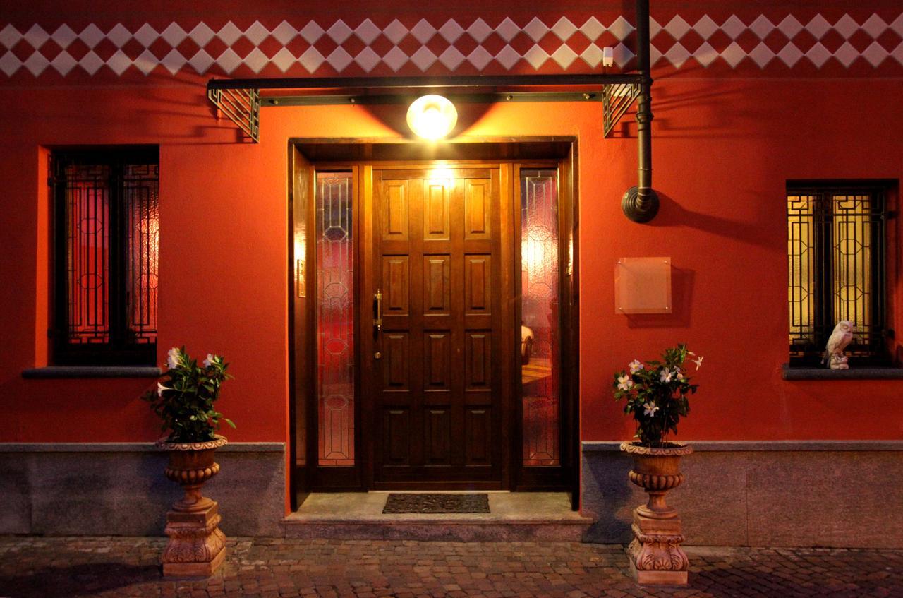 Casa Asso Di Coppe B&B Альба Экстерьер фото
