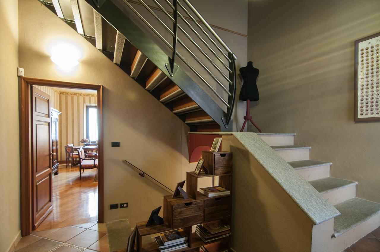 Casa Asso Di Coppe B&B Альба Экстерьер фото
