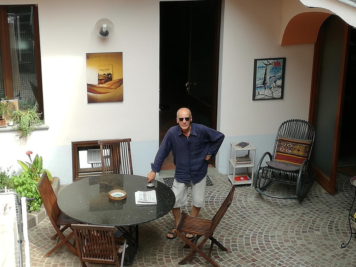 Casa Asso Di Coppe B&B Альба Экстерьер фото