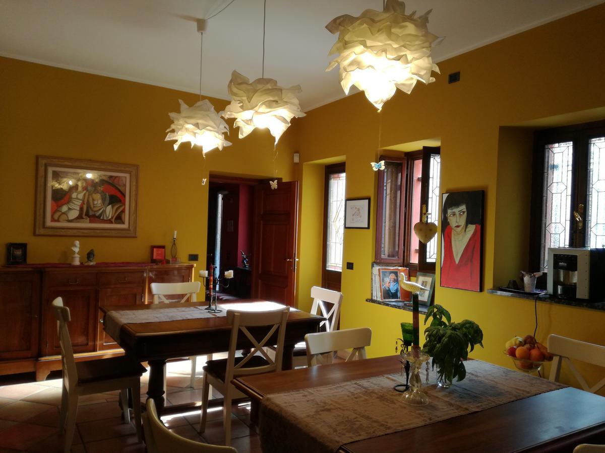 Casa Asso Di Coppe B&B Альба Экстерьер фото