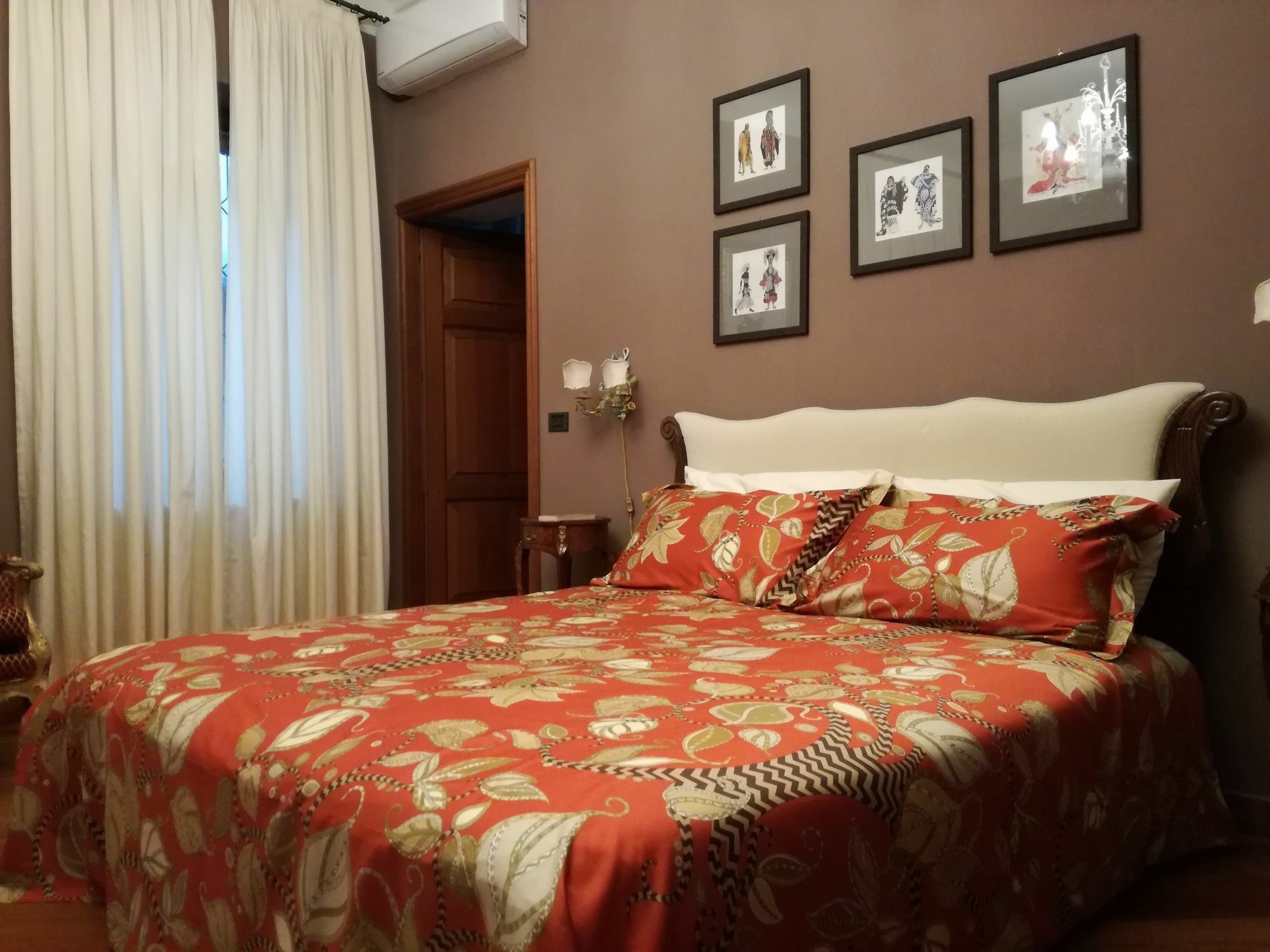 Casa Asso Di Coppe B&B Альба Экстерьер фото